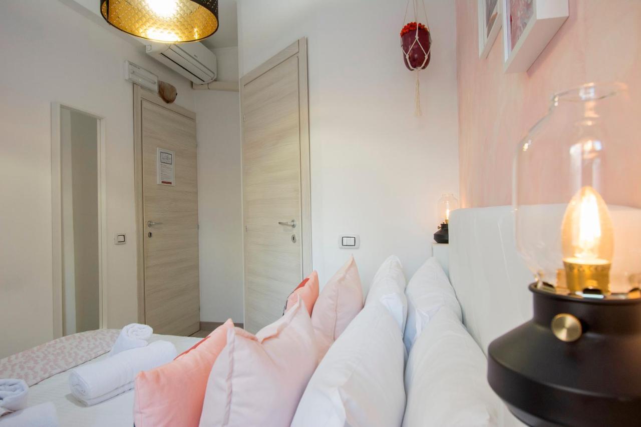 Deluxe Double Room Shower