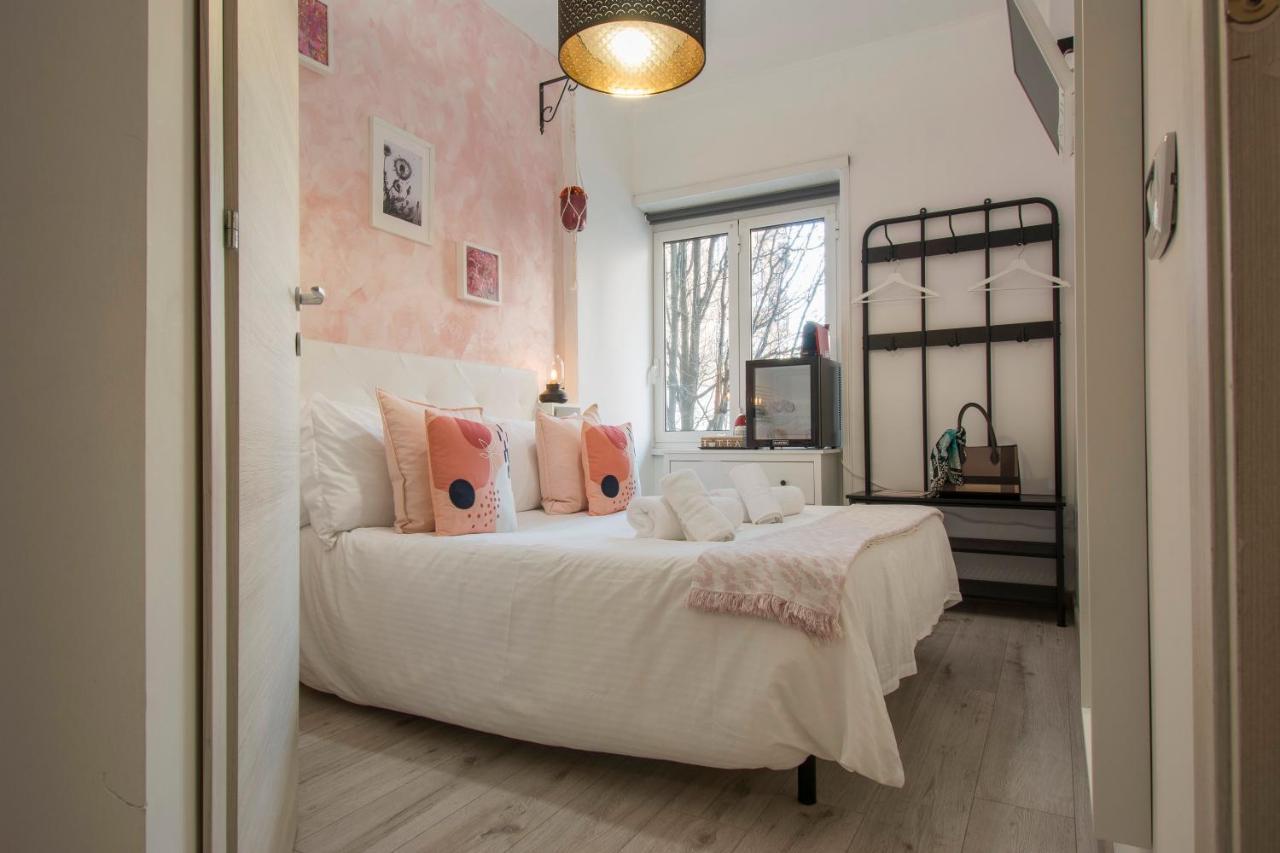 Deluxe Double Room Shower